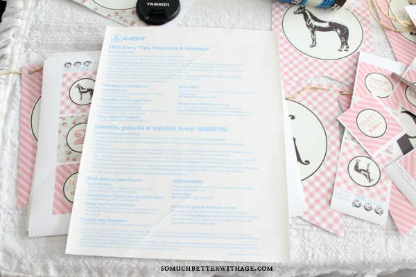 Equestrian details on the table.