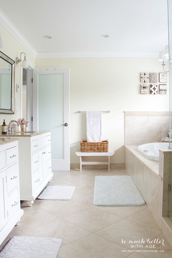 Large neutral master ensuite