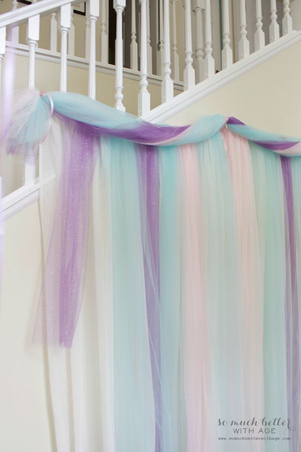 Twisting the tulle colors together.