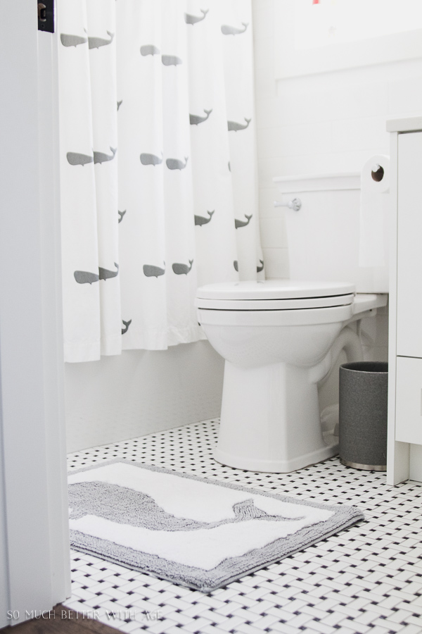 Black and white tile in the bathroom.