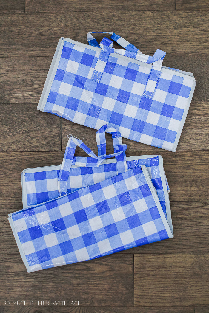 Checkered shopping bags.