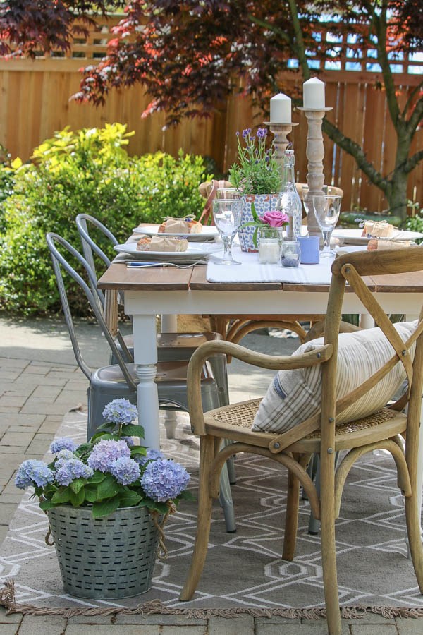 5 Beautiful Outdoor Spaces with a French Vintage Vibe