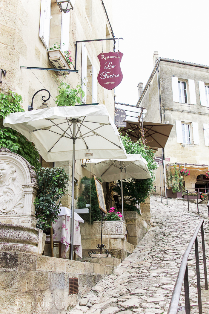 Picnic lunch in Saint-Emilion, France.