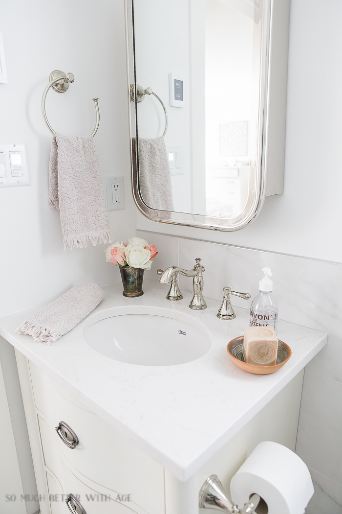 How To Make A Small Bathroom Look Luxurious