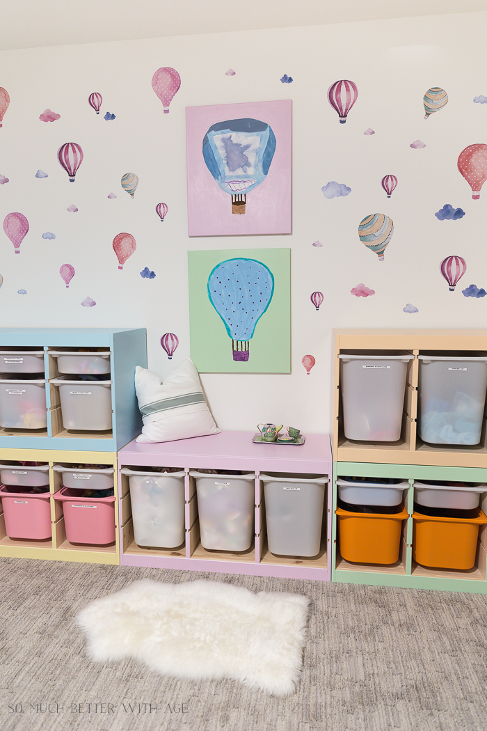 Kids' Playroom Makeover with Hot Air Balloons/hot air balloon wall decals - So Much Better With Age