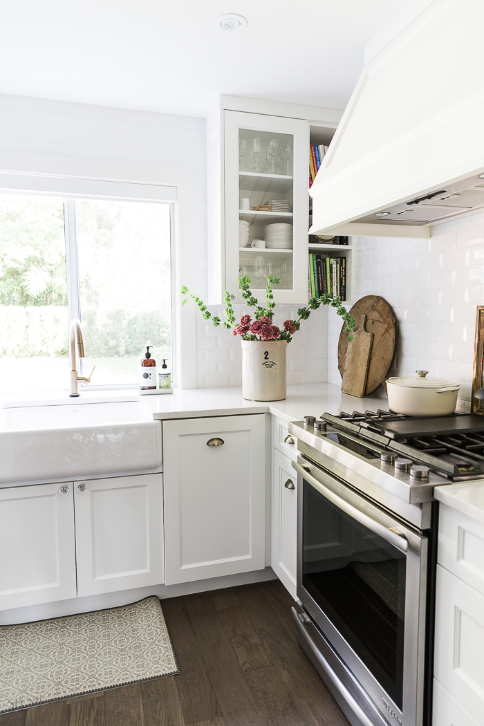 Farmhouse Sink Base Cabinet for Kitchen, Apron Front