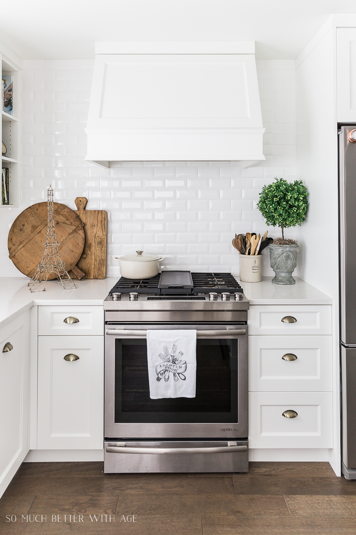 Benjamin Moore White Kitchen Cabinets