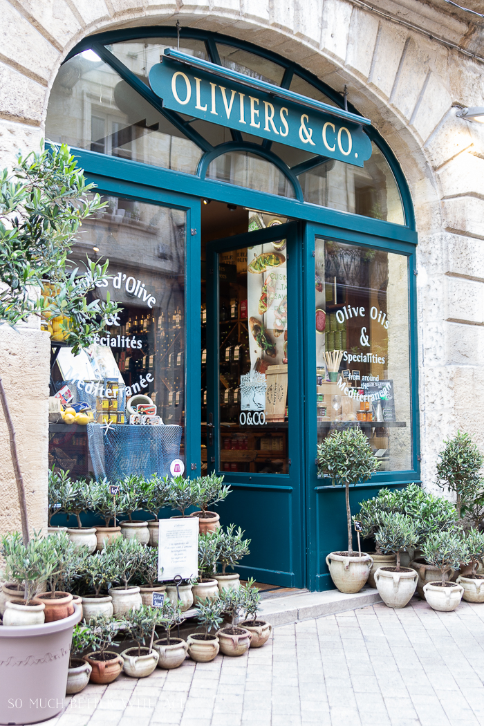 Oliviers & Co in Bordeaux storefront.