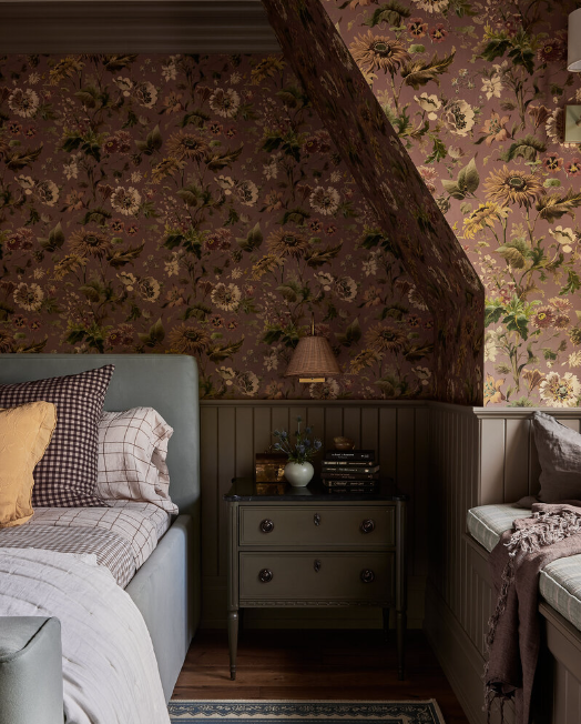 Tetrad color scheme from the color wheel, bedroom from Ashley Montgomery Design. 