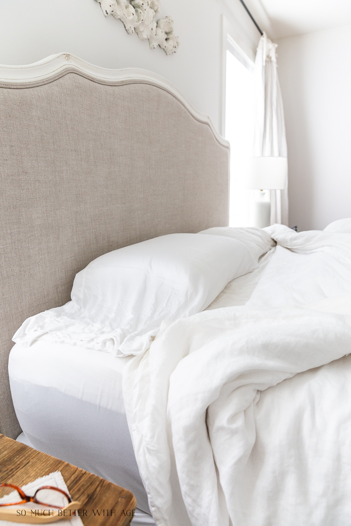 How to Style Your Bed With Different Sized Sleeping Pillows